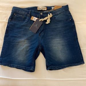 NWT Men’s Tailor Vintage Jean Shorts. Size 36, 8 inches.